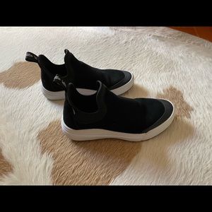 Vans  Ultracush black , slip on size 8.5